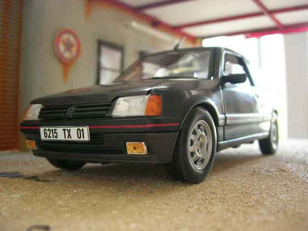 Peugeot 205 GTI 1.9 grey graphite 1/18 Solido