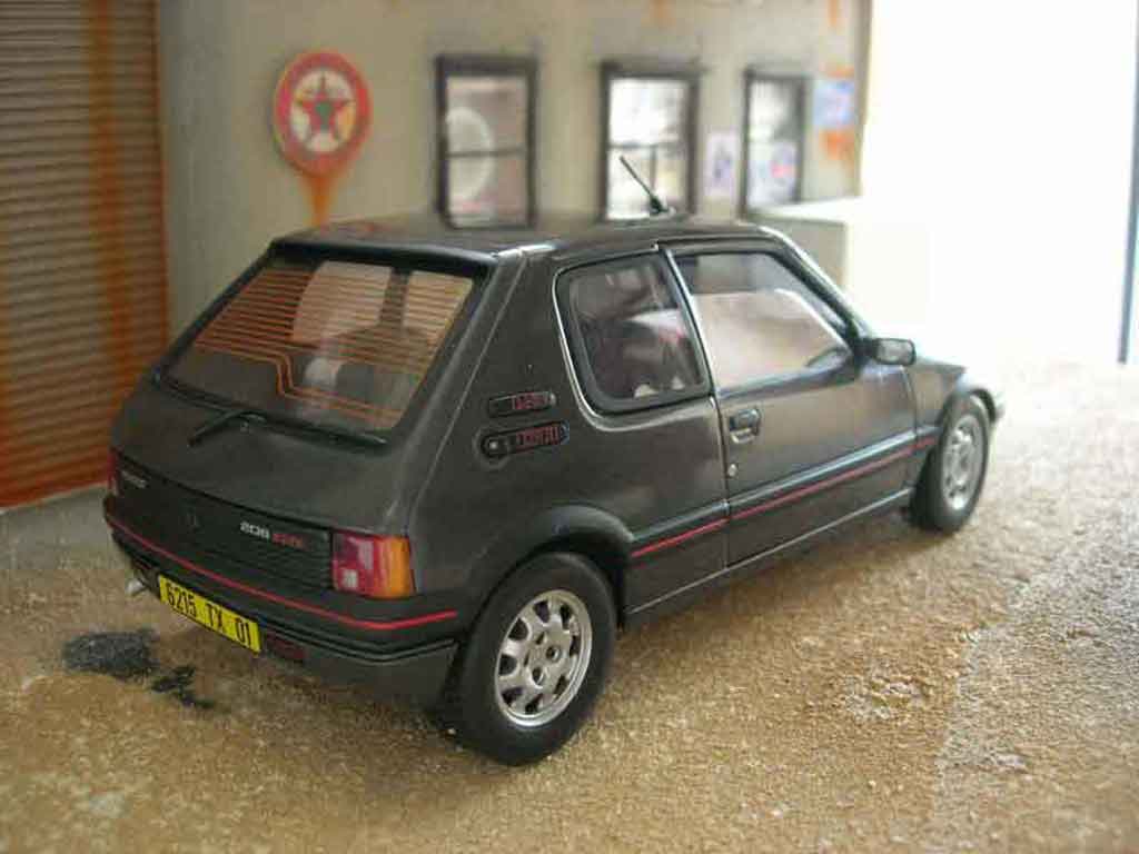 Peugeot 205 GTI 1.9 grey graphite 1/18 Solido