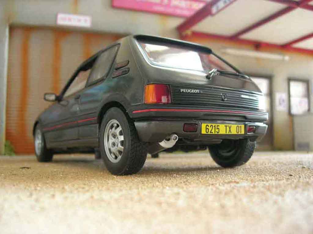 Peugeot 205 GTI 1.9 grey graphite 1/18 Solido