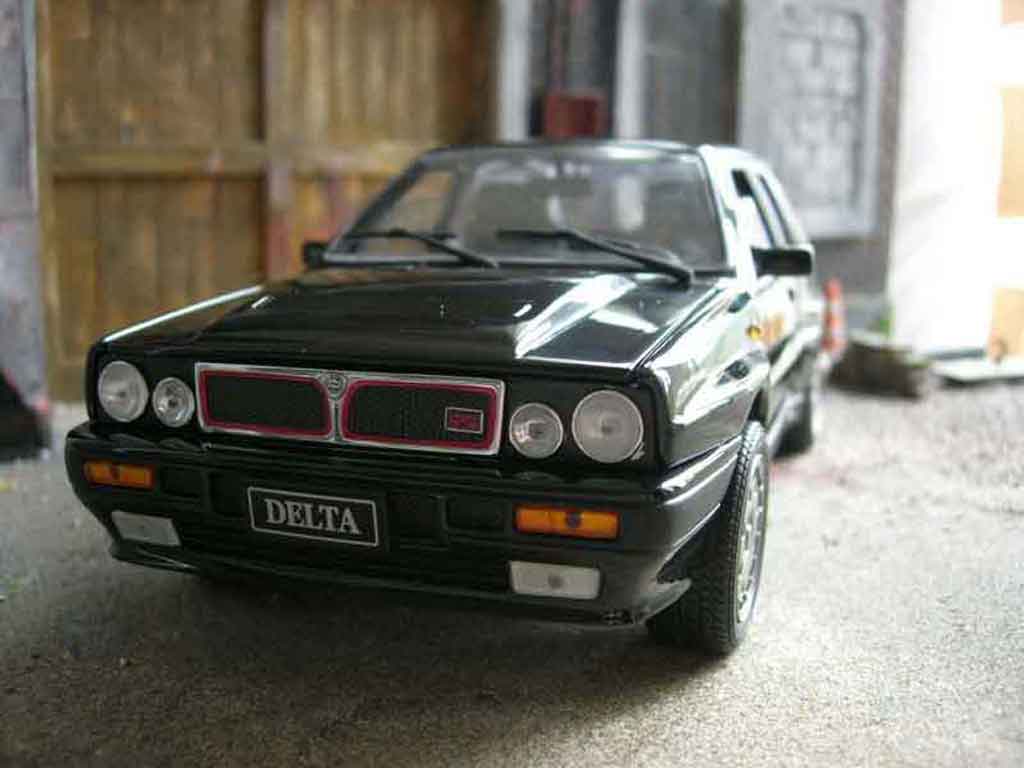 Lancia Delta HF Integrale 1/18 Sun Star HF Integrale 16s black diecast model cars