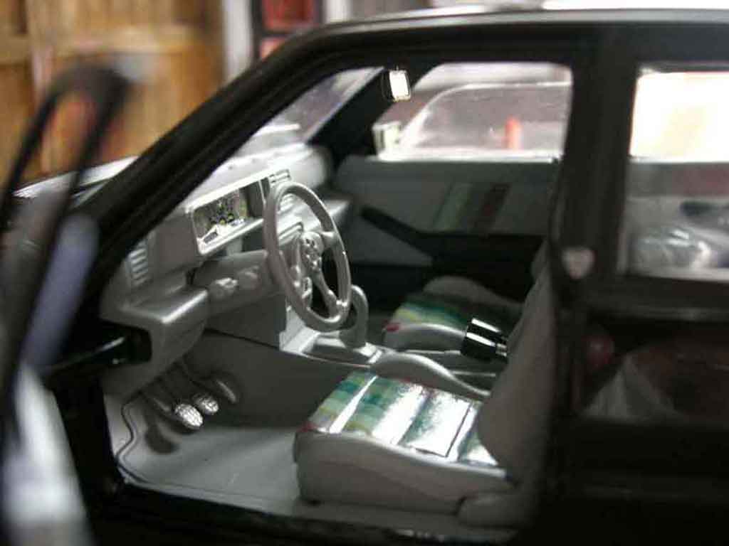Lancia Delta HF Integrale 16s black 1/18 Sun Star