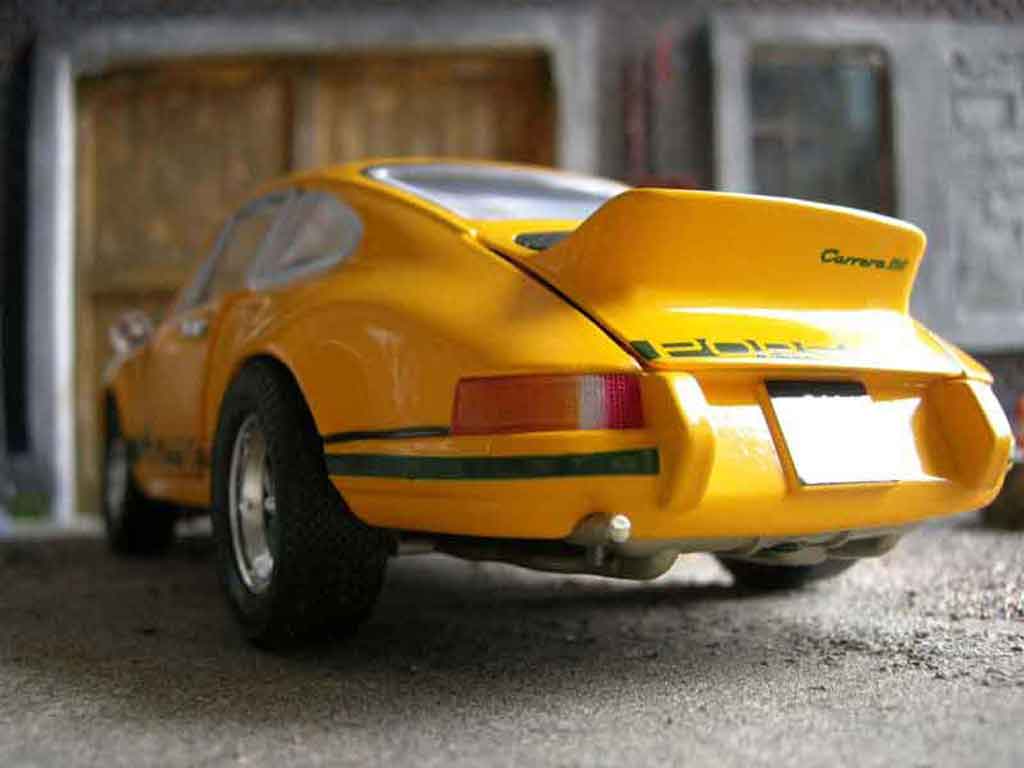 Porsche 911 RS 2.7 yellow 1/18 Universal Hobbies