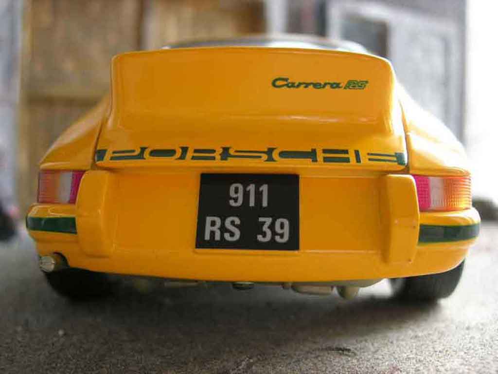 Porsche 911 RS 2.7 yellow 1/18 Universal Hobbies