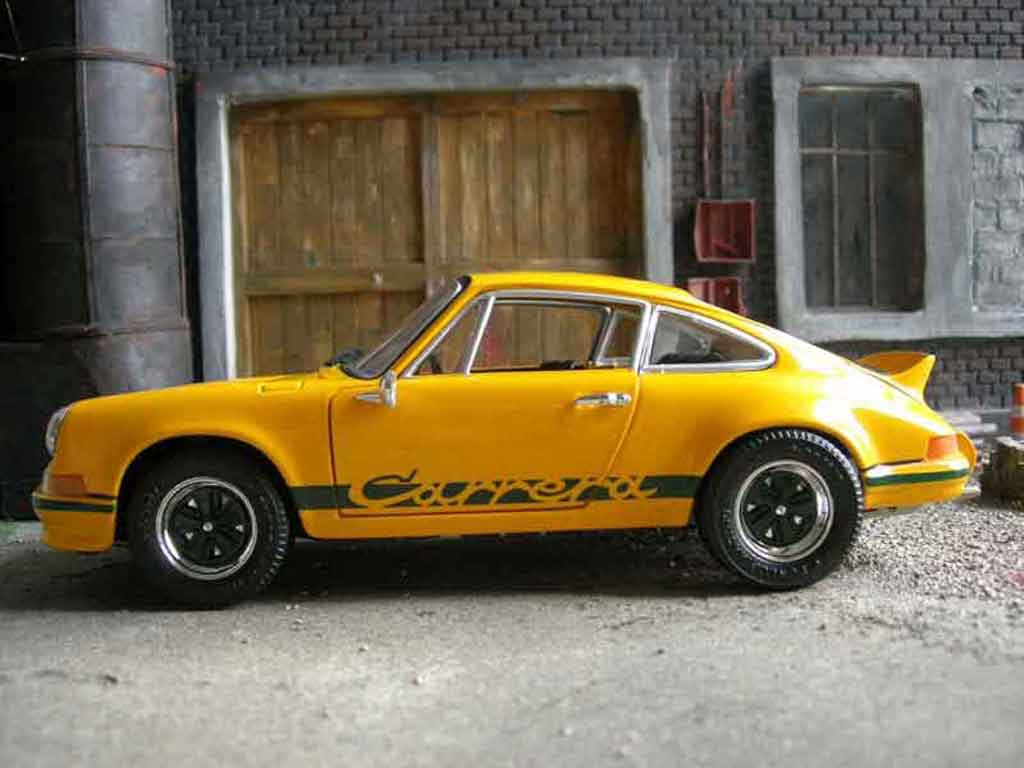 Porsche 911 RS 2.7 yellow 1/18 Universal Hobbies