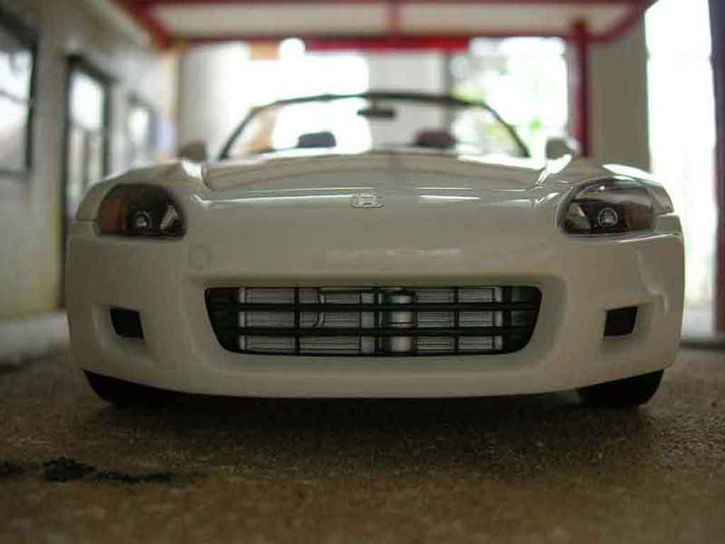 Honda S2000 Base white 1/18 Autoart