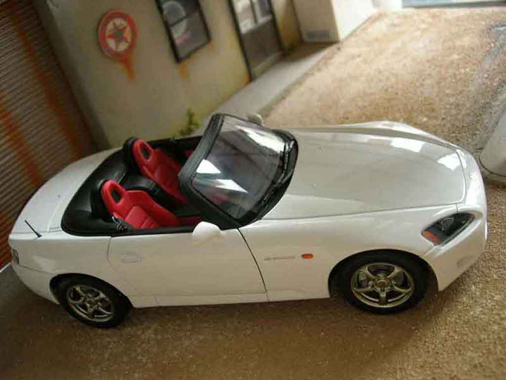 Honda S2000 Base white 1/18 Autoart