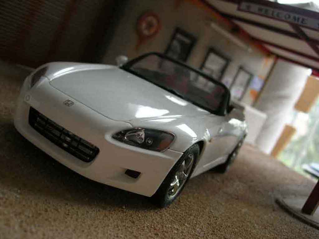 Honda S2000 1/18 Autoart white diecast model cars