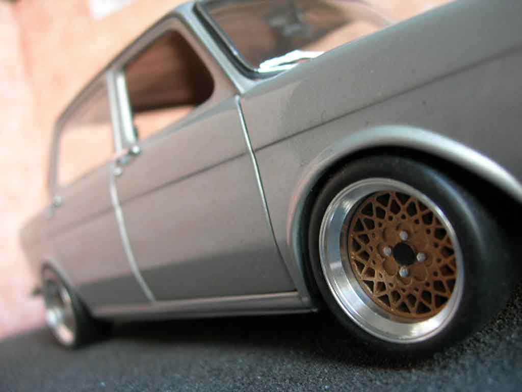 Simca 1000 Base 1/18 Norev