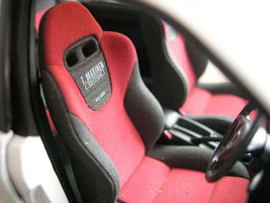Mitsubishi Lancer Evolution VI makinen edition white 1/18 Autoart