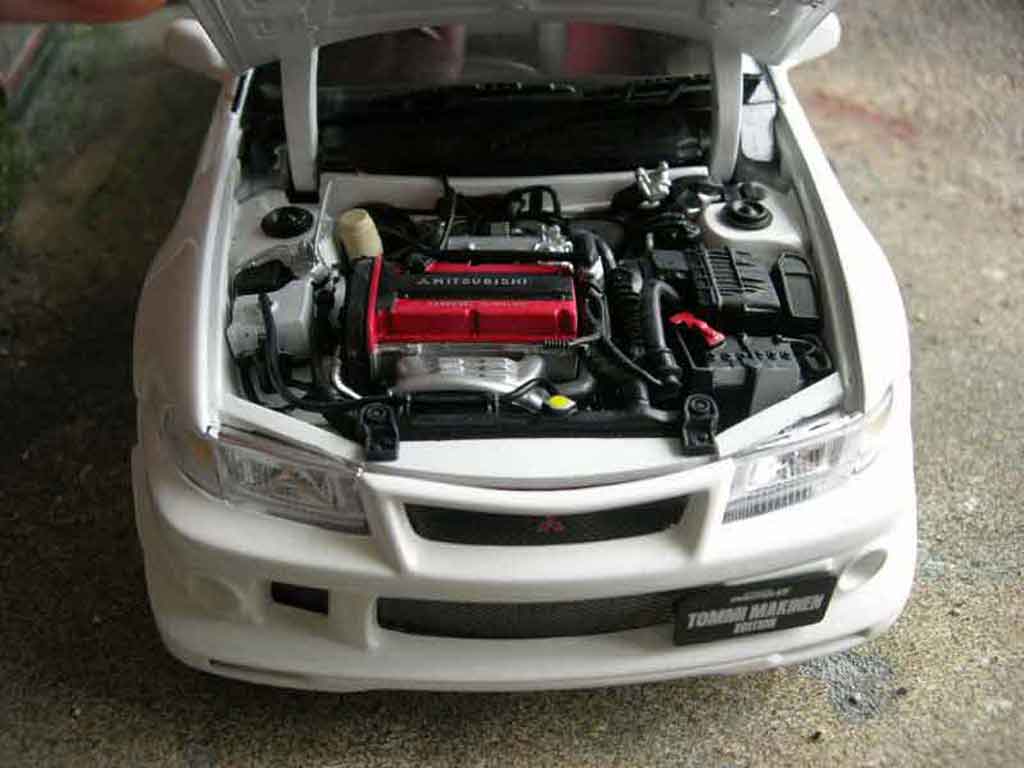 Mitsubishi Lancer Evolution VI makinen edition white 1/18 Autoart