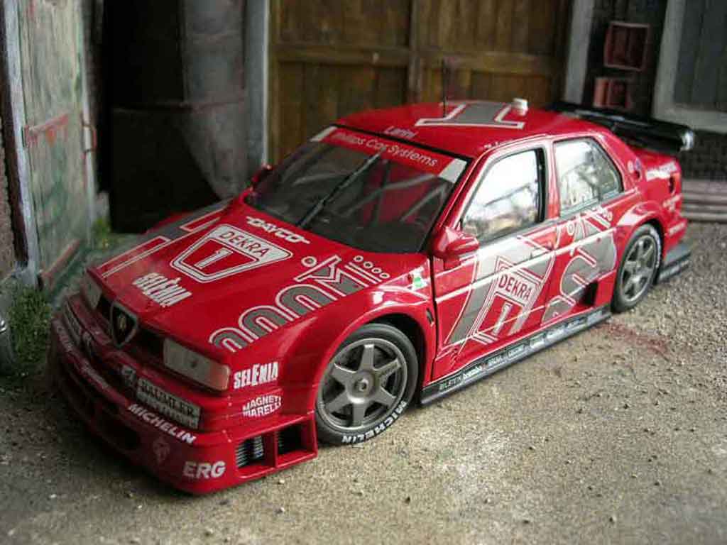 Alfa Romeo 155 q4 v6 94 dtm #1 larini 1/18 Ut Models