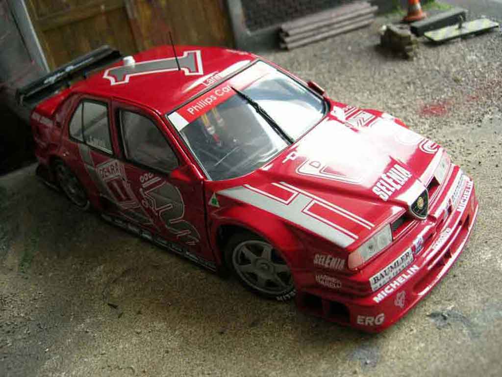 Alfa Romeo 155 q4 v6 94 dtm #1 larini 1/18 Ut Models
