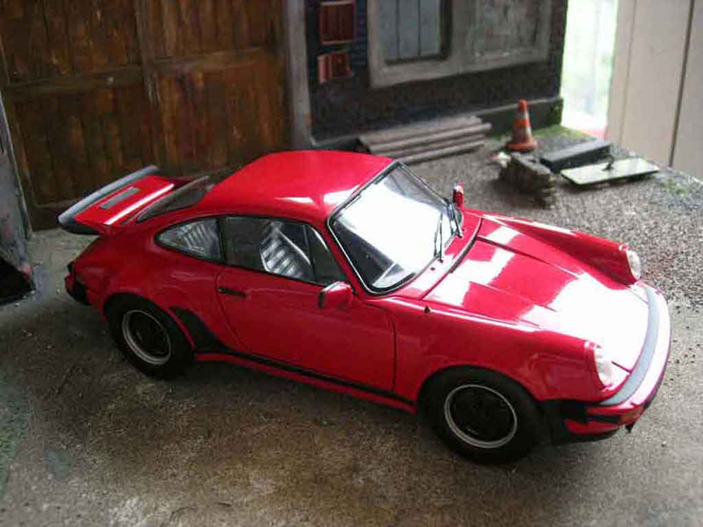 Porsche 911 Turbo 3.0 red 1/18 Norev