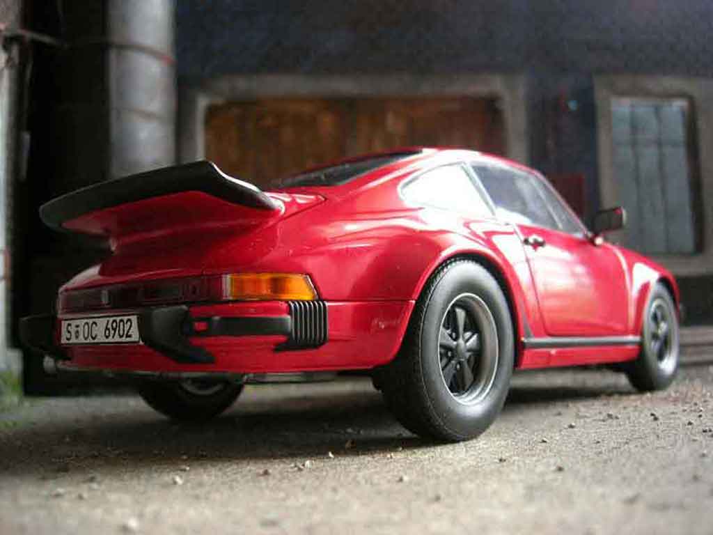 Porsche 911 Turbo 3.0 red 1/18 Norev