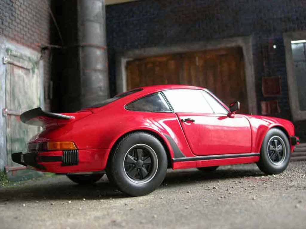 Porsche 911 Turbo 3.0 red 1/18 Norev