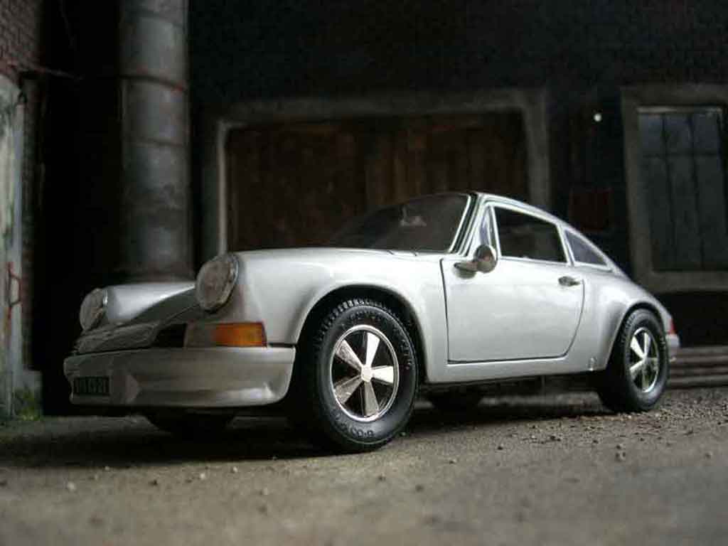 Porsche 911 2.4 ls grey 1/18 Universal Hobbies