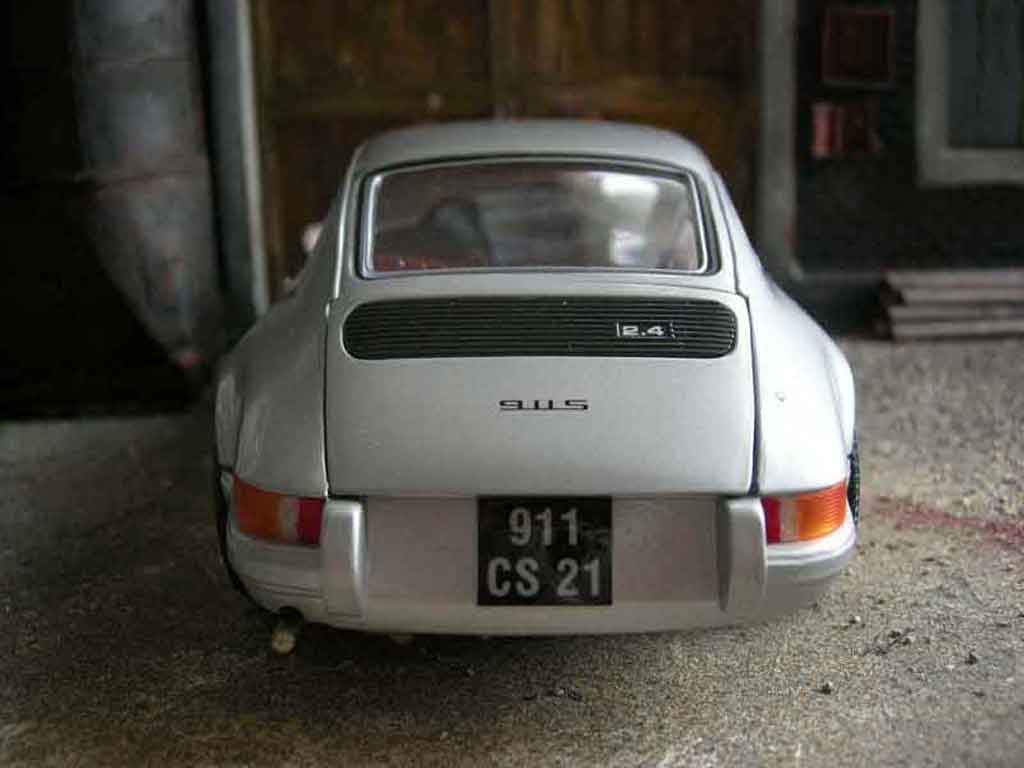 Porsche 911 2.4 ls grey 1/18 Universal Hobbies