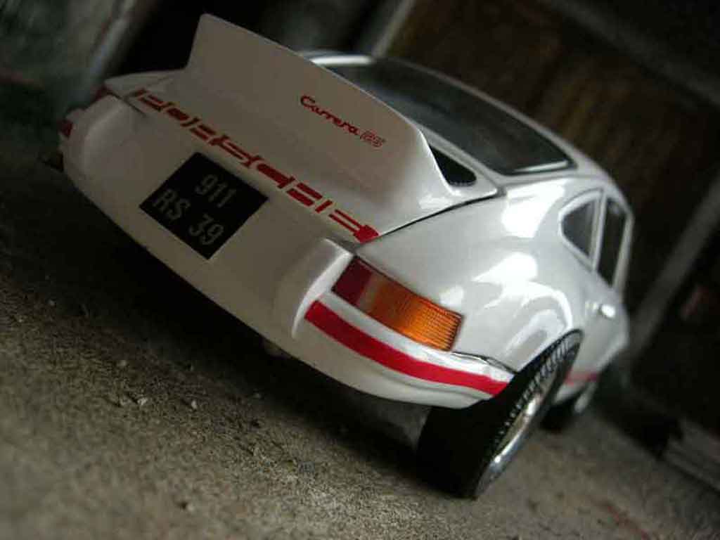 Porsche 911 RS 2.7 white 1/18 Universal Hobbies