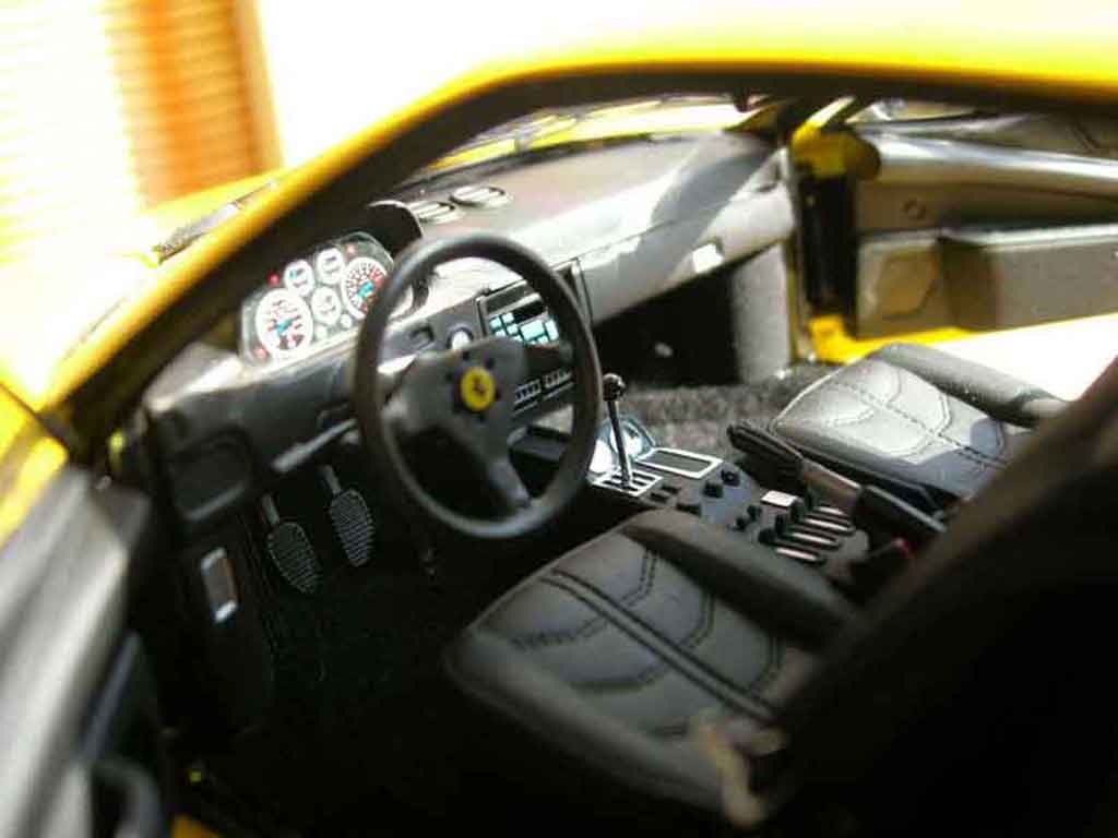 Ferrari 308 GTB quattrovalvole yellow 1/18 Kyosho