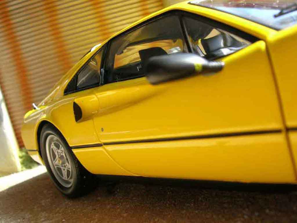 Ferrari 308 GTB quattrovalvole yellow 1/18 Kyosho