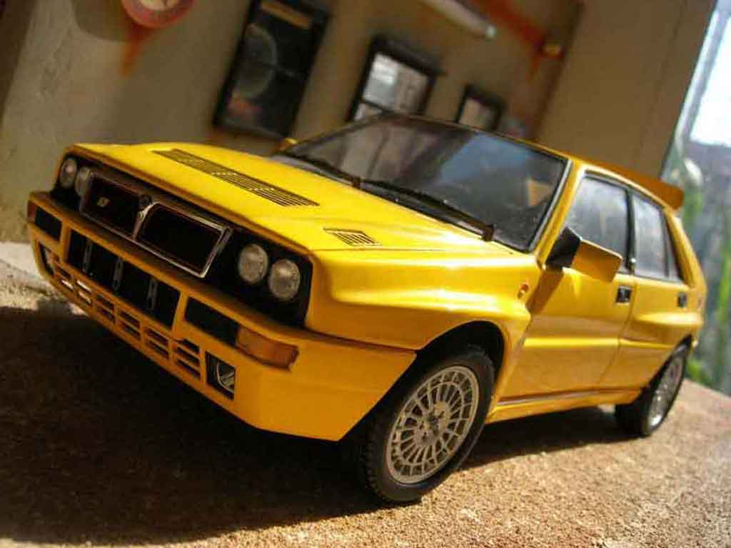 Lancia Delta HF Integrale evolution 2 yellow 1/18 Kyosho