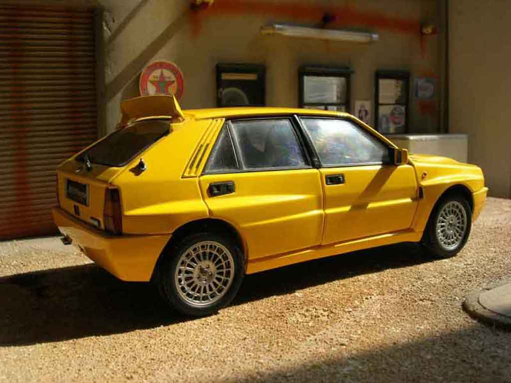 Lancia Delta HF Integrale evolution 2 yellow 1/18 Kyosho
