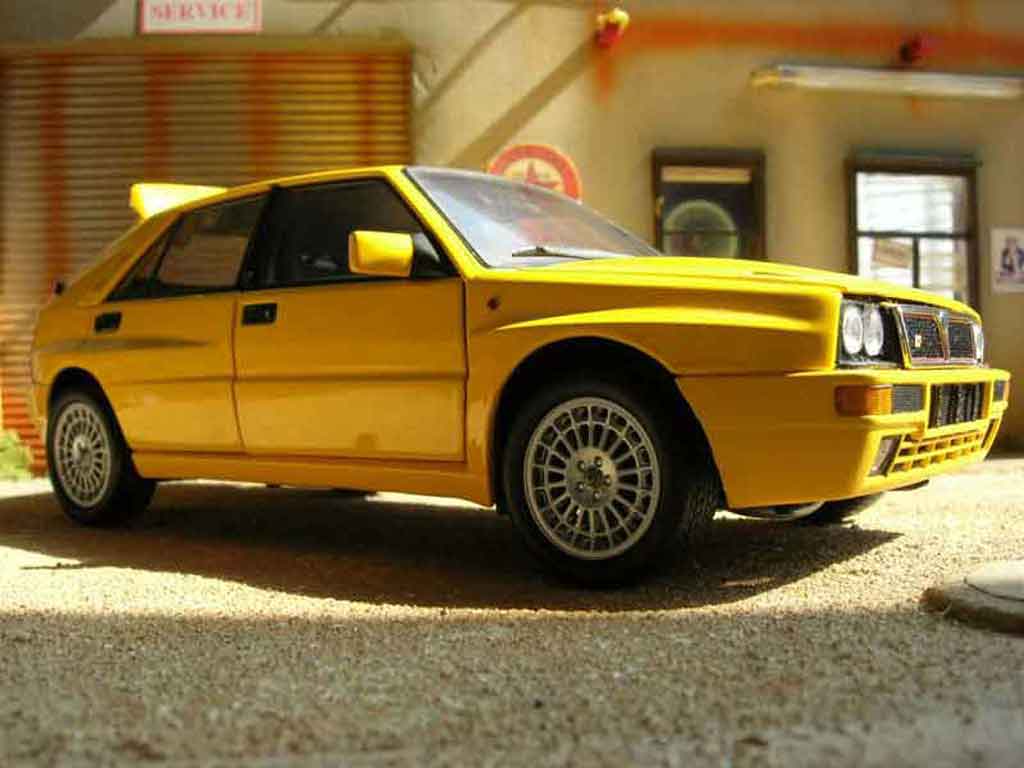 Lancia Delta HF Integrale evolution 2 yellow 1/18 Kyosho