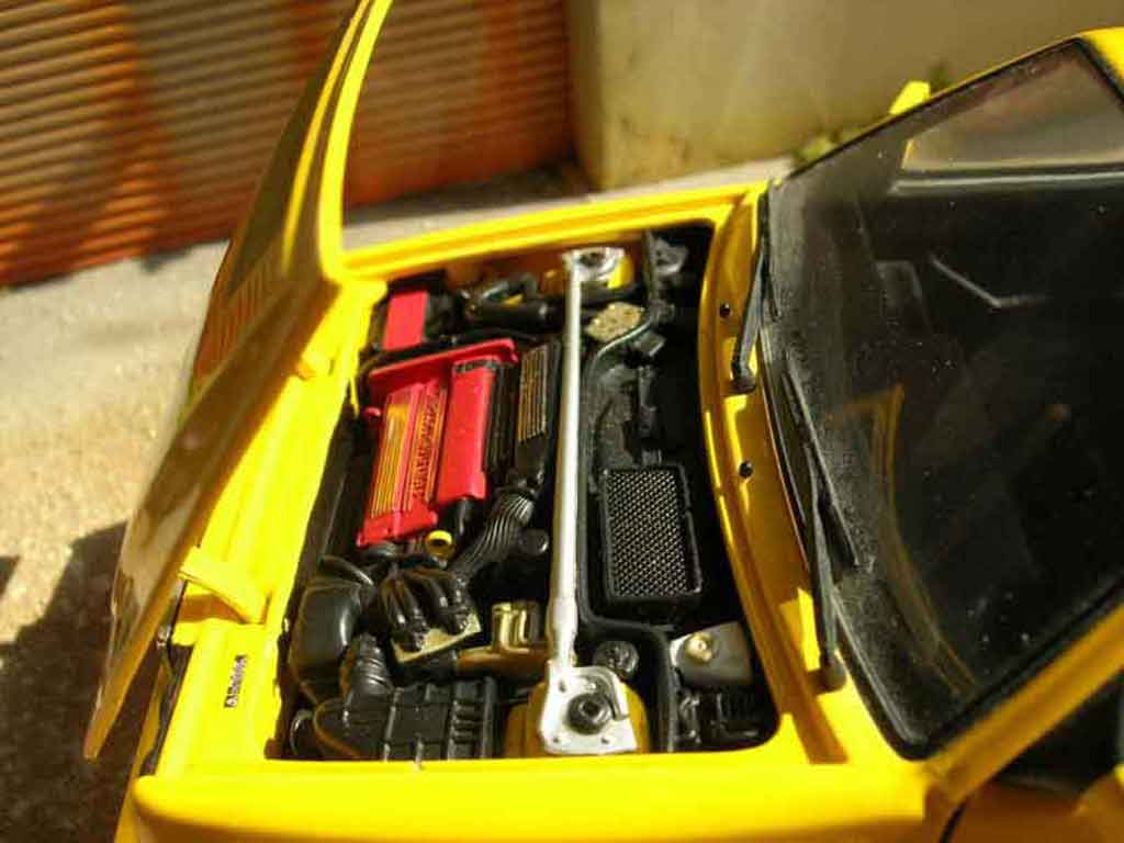 Lancia Delta HF Integrale evolution 2 yellow 1/18 Kyosho