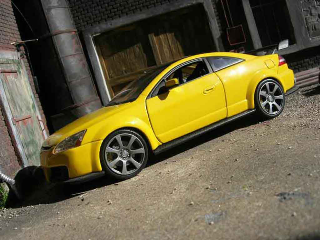 Honda Accord Base 2003 yellow 1/18 Motormax