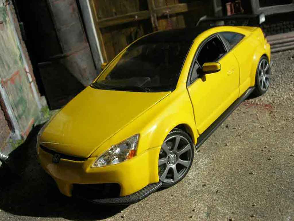 Honda Accord Base 2003 yellow 1/18 Motormax