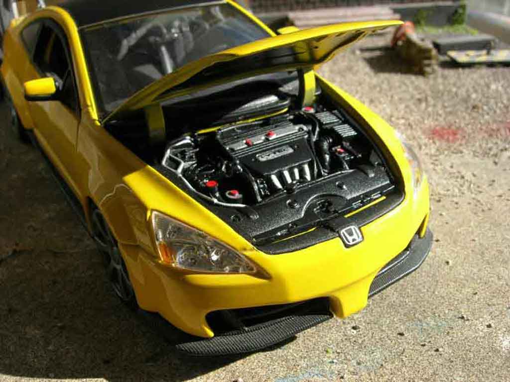 Honda Accord Base 2003 yellow 1/18 Motormax