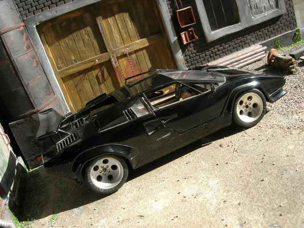 Lamborghini Countach 5000 Quattrovalvole black 1/18 Burago