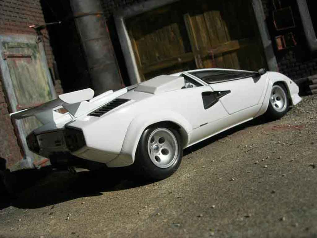 Lamborghini Countach 5000 Quattrovalvole white 1/18 Kyosho