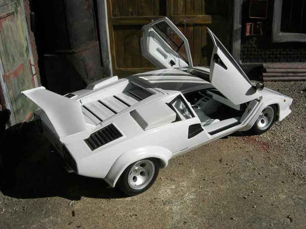 Lamborghini Countach 5000 Quattrovalvole white 1/18 Kyosho