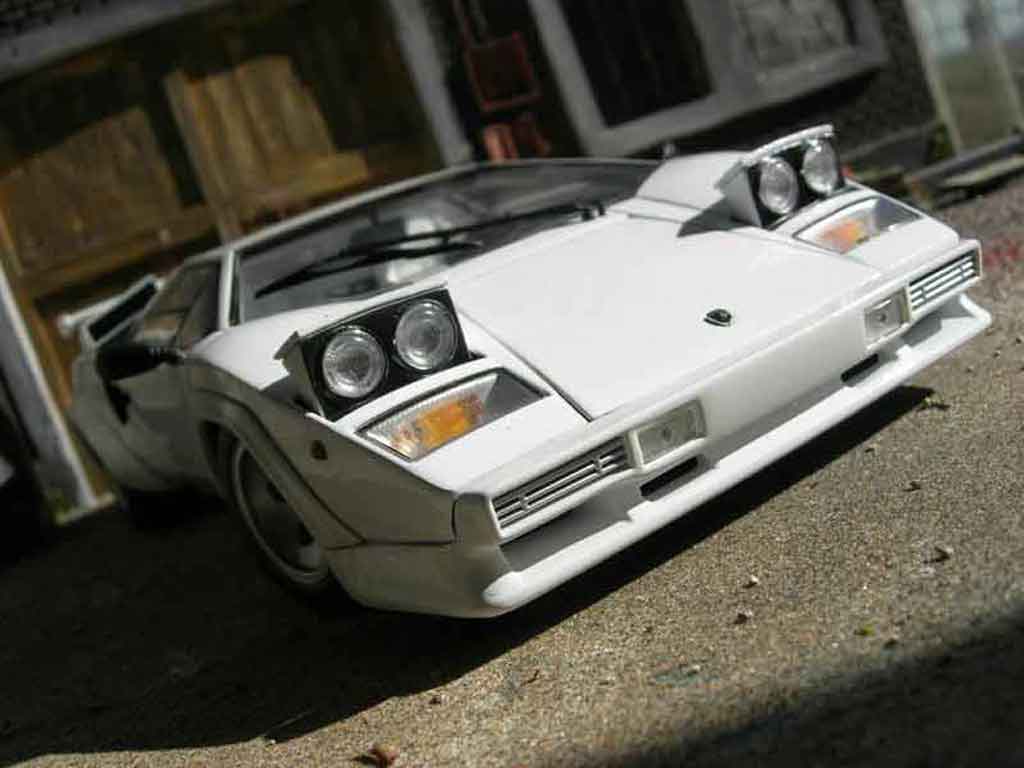 Lamborghini Countach 5000 Quattrovalvole 1/18 Kyosho 5000 Quattrovalvole white diecast model cars