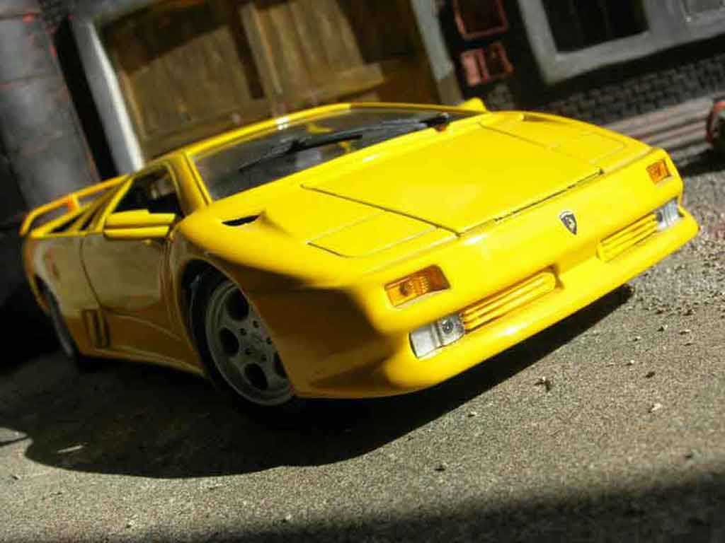 Lamborghini Diablo 1990 1/18 Maisto 1990 yellow diecast model cars