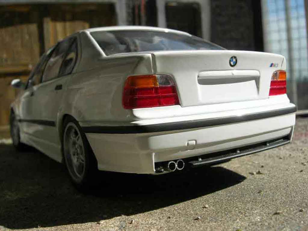 Bmw M3 coupe E36 berline white 1/18 Ut Models