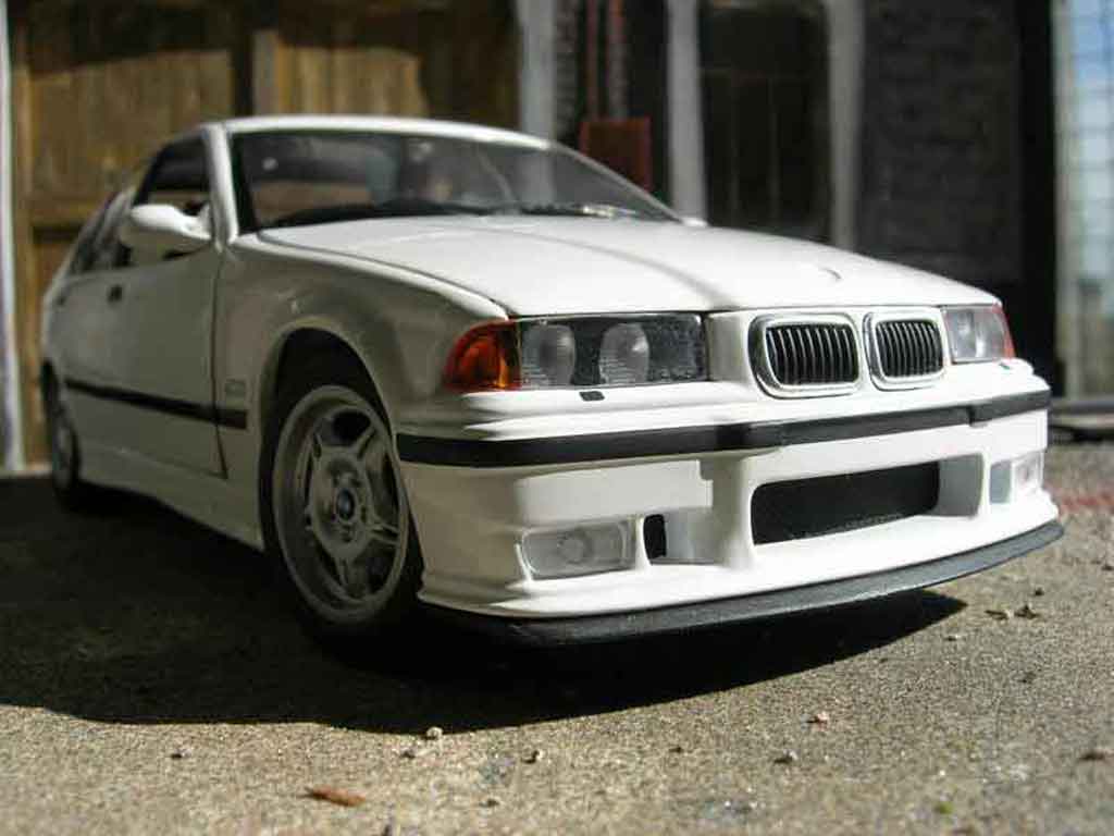 Bmw M3 coupe E36 berline white 1/18 Ut Models