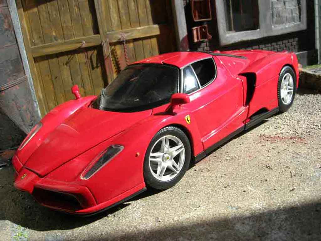 Ferrari Enzo Coupe red 1/18 Hot Wheels