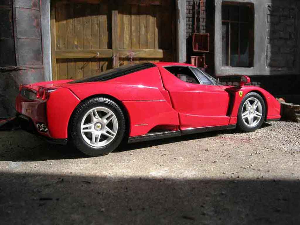 Ferrari Enzo Coupe red 1/18 Hot Wheels