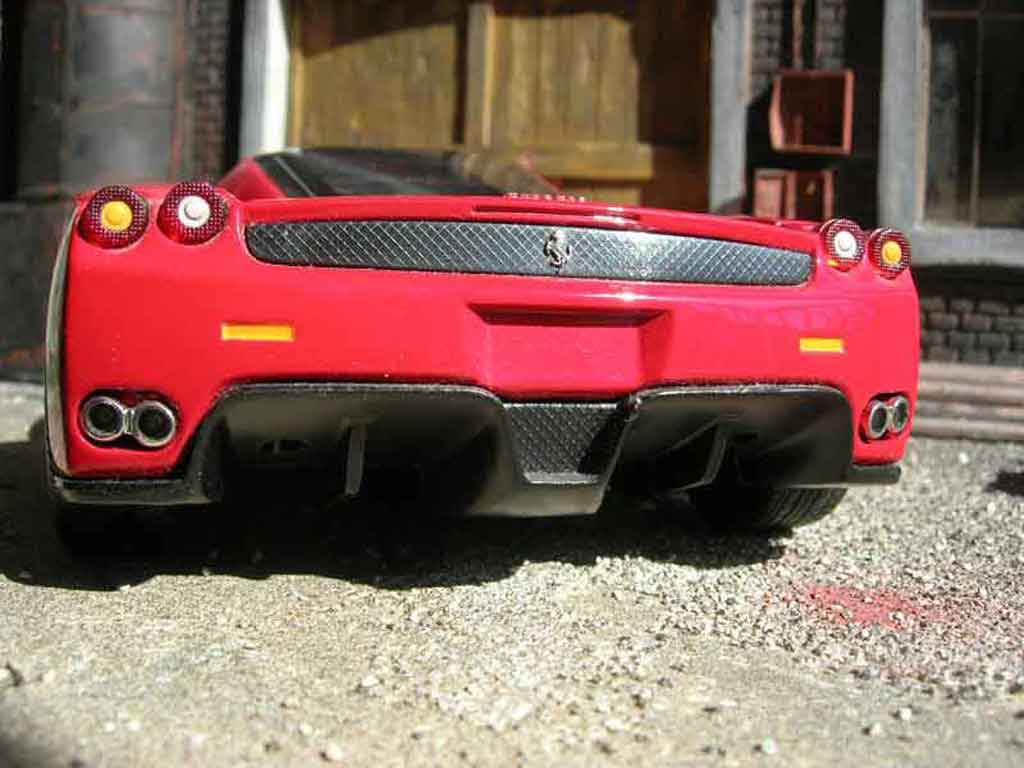 Ferrari Enzo Coupe red 1/18 Hot Wheels