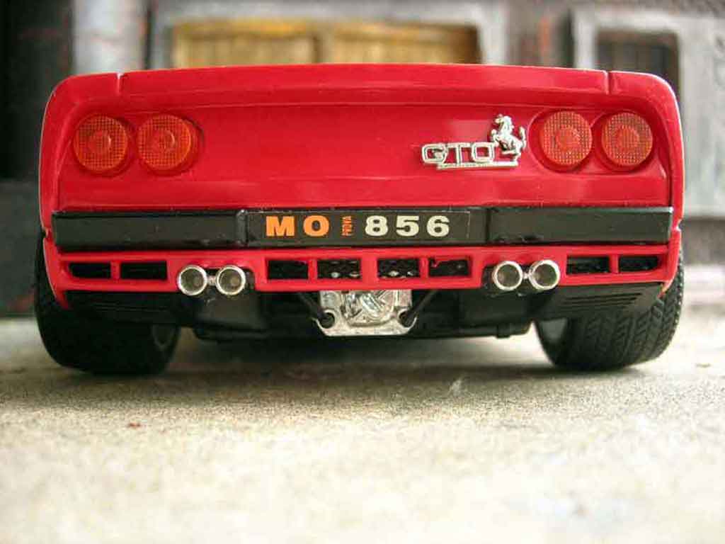 Ferrari 288 GTO red jantes f40 1/18 Burago