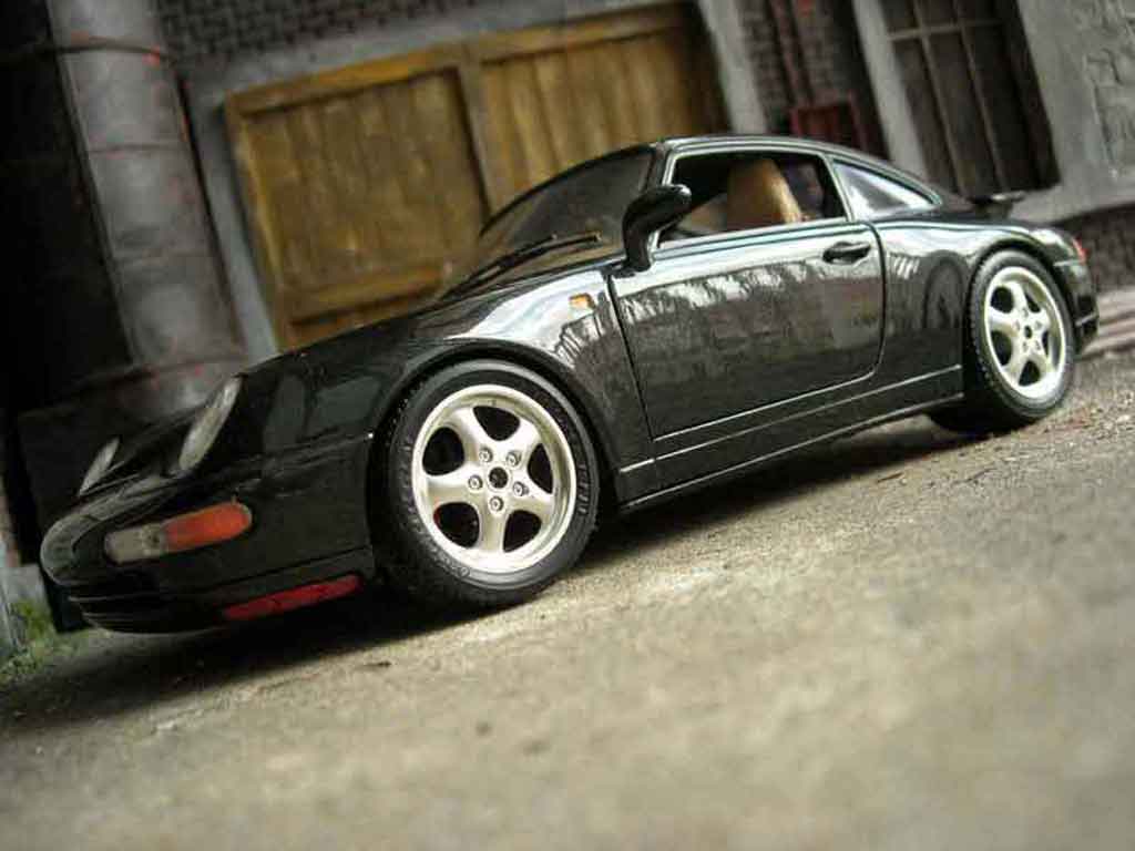 Porsche 911 Carrera 2 black 1/18 Burago