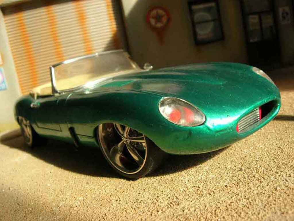Jaguar E-Type 1961 dub 1/18 Burago
