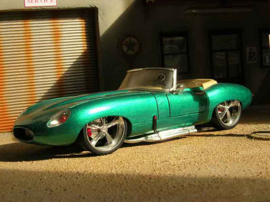 Jaguar E-Type 1961 1/18 Burago 1961 dub diecast model cars