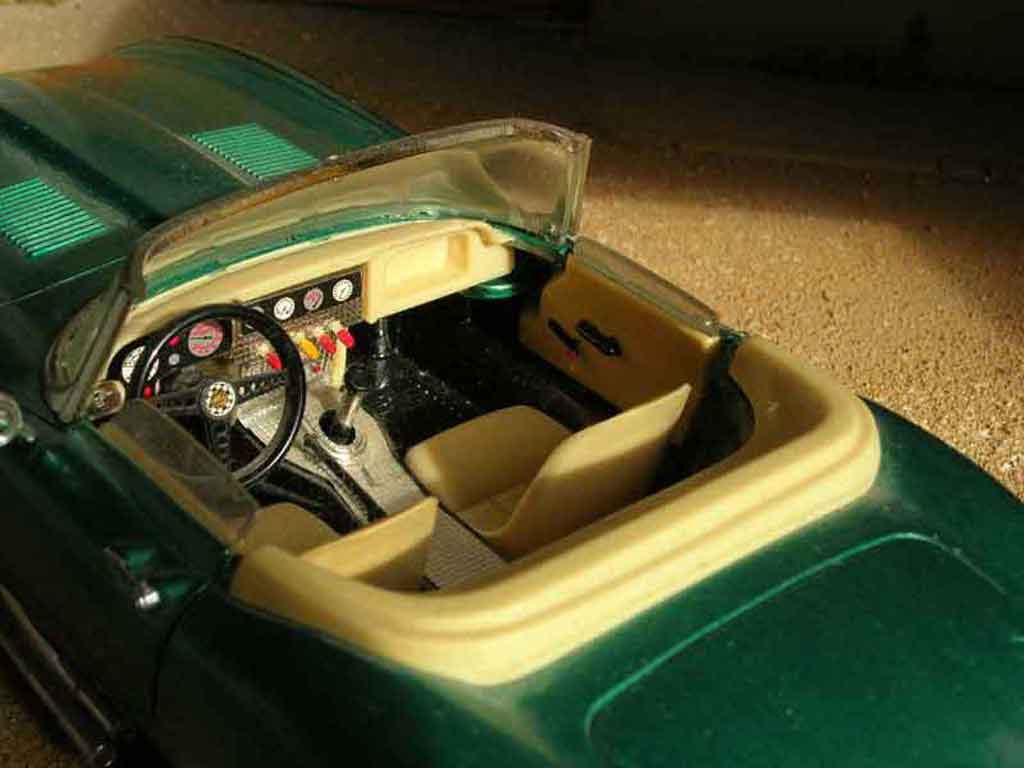 Jaguar E-Type 1961 dub 1/18 Burago