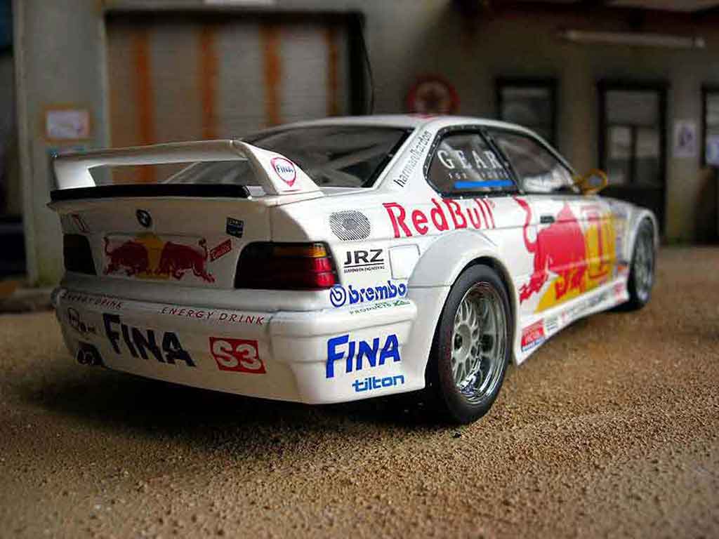 Bmw M3 coupe GTR E36 red bull 1997 1/18 Ut Models