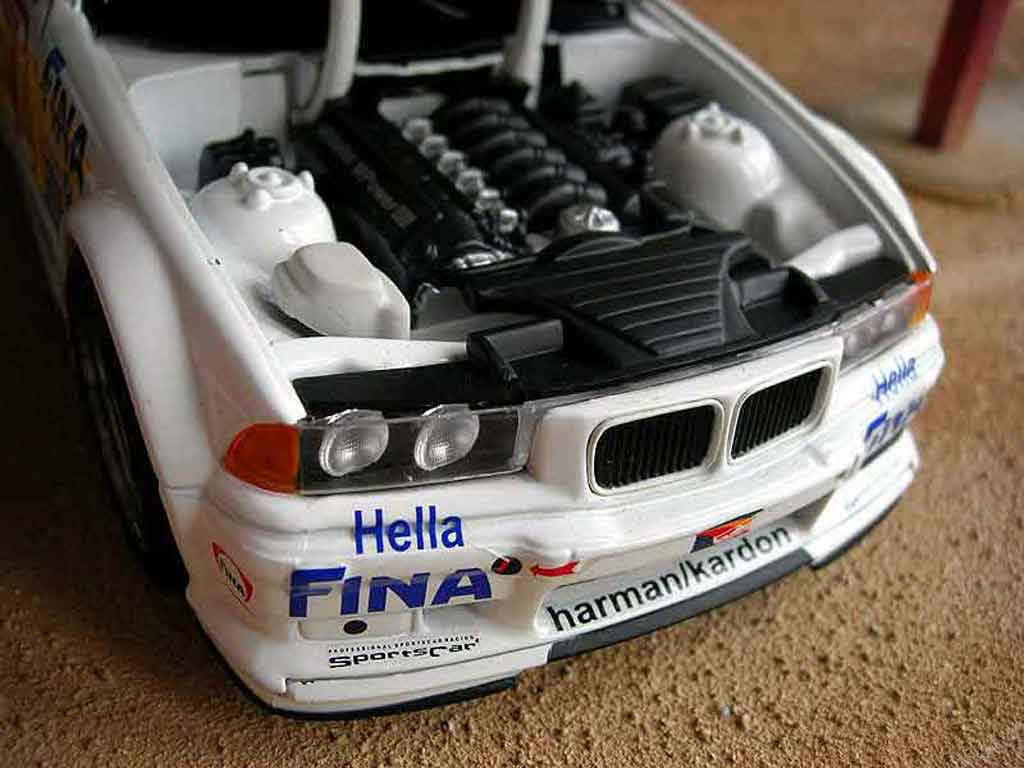 Bmw M3 coupe GTR E36 red bull 1997 1/18 Ut Models