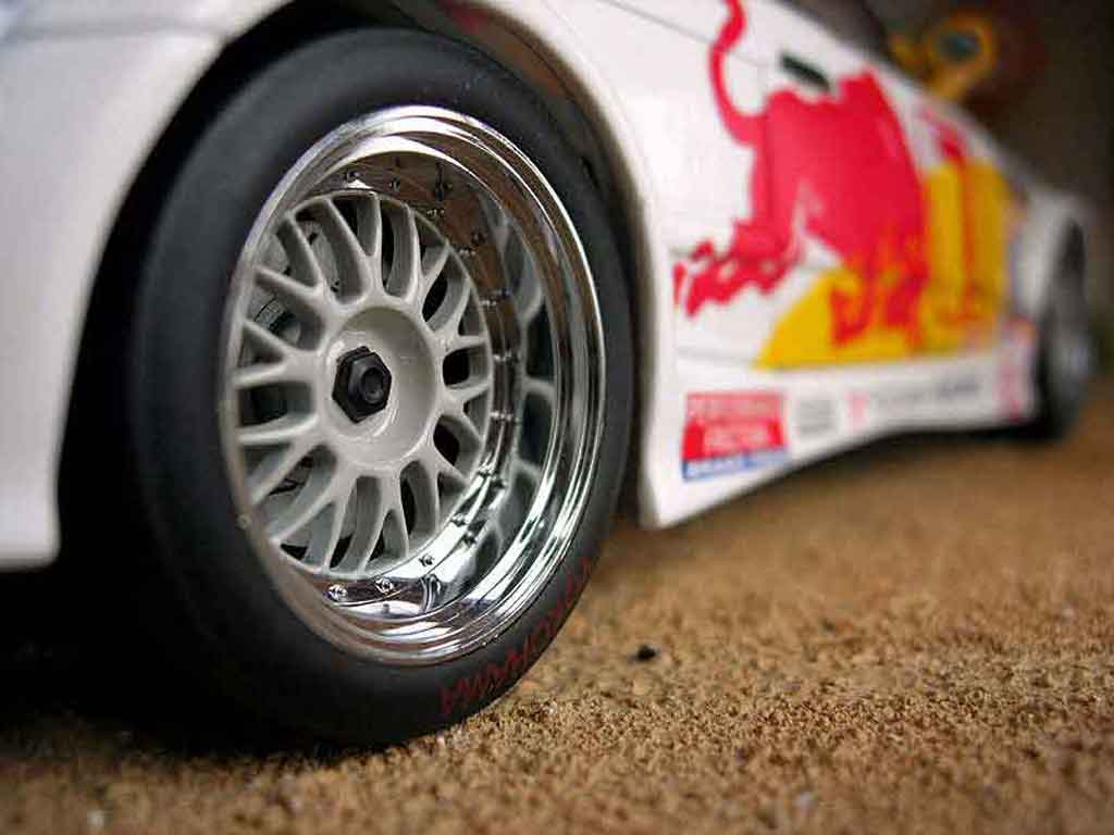 Bmw M3 coupe GTR E36 red bull 1997 1/18 Ut Models