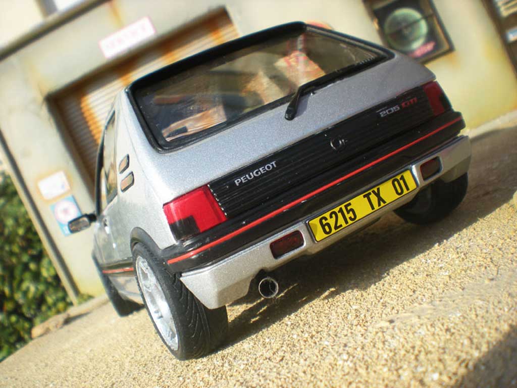 Peugeot 205 GTI TCT grey futura jantes PTS 1/18 Solido